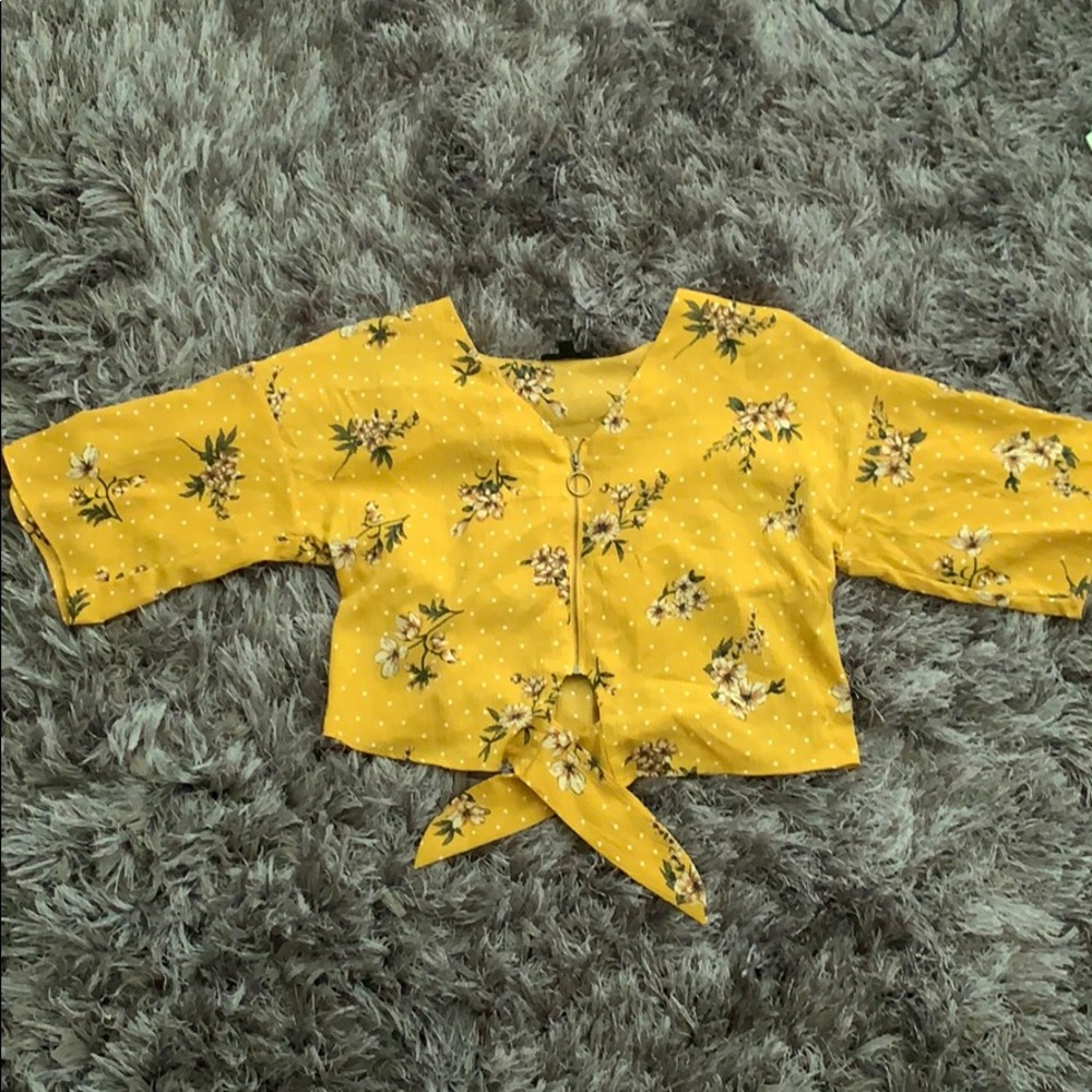 a cute flower blouse <3